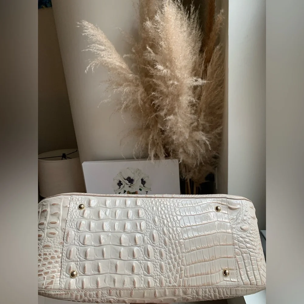 Brahmin Melbourne Vada Hobo Bag Leather Croc Embossed Cream Beige Spacious - Picture 11 of 14